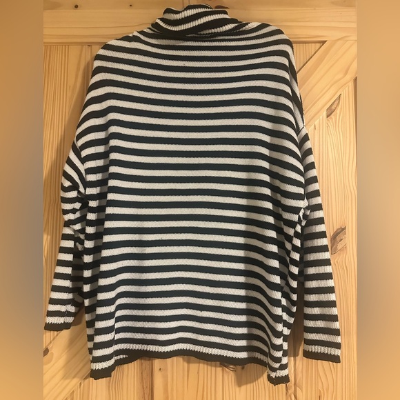 Oversized Workhall turtleneck - Picture 4 of 4